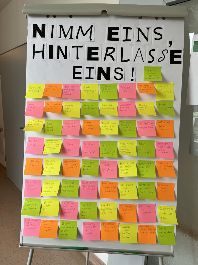 Eine Tafel mit lieben Sprüchen zum Mitnehmen oder Erweitern.